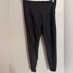 Beyond Yoga ALLOY OMBRE Midi Yoga Leggings – Black Foil Speckle